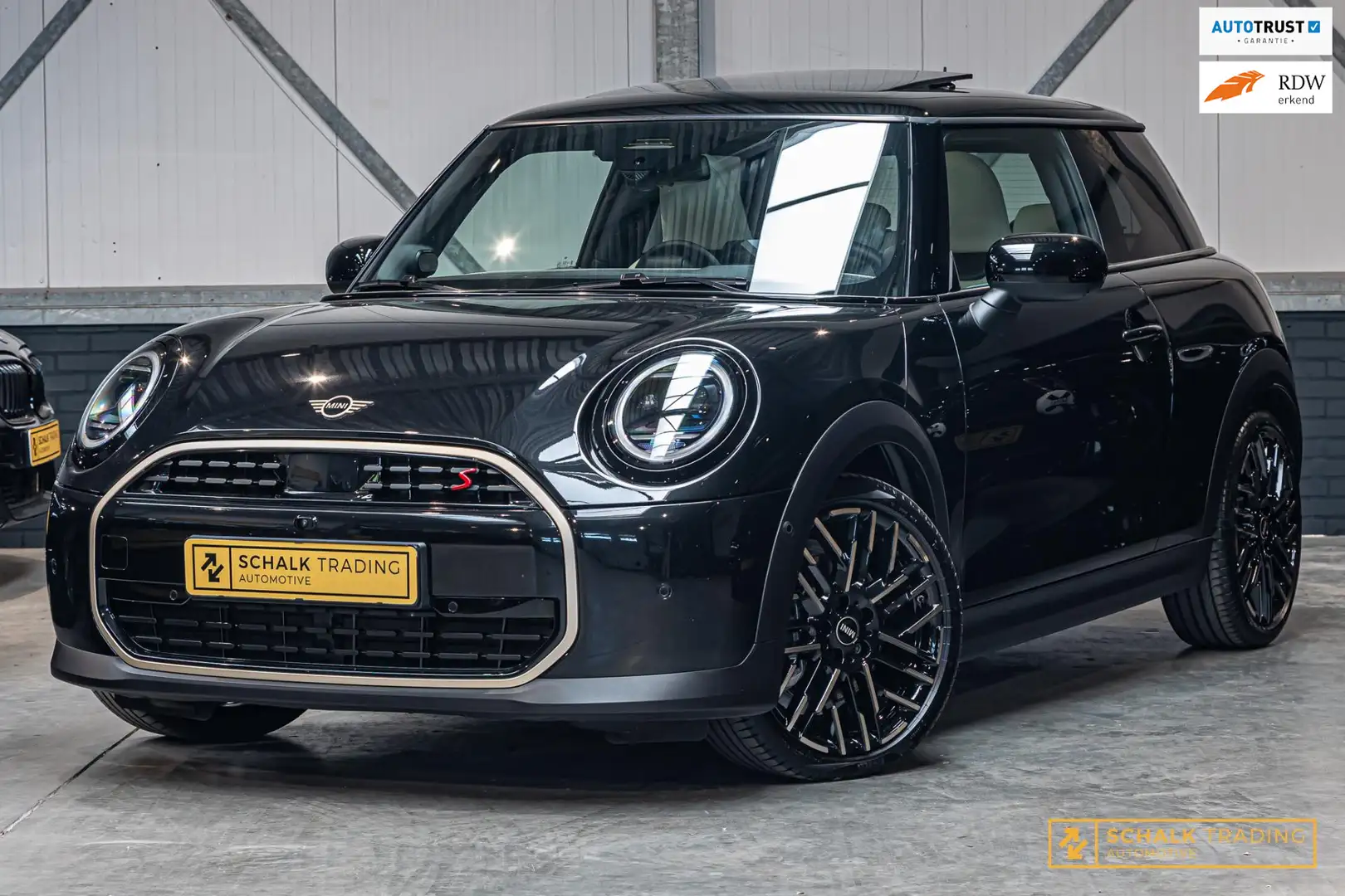 MINI Cooper S 2.0 Favoured XL|Pano|E-stoel|H&K|Full opt|Gara Black - 1
