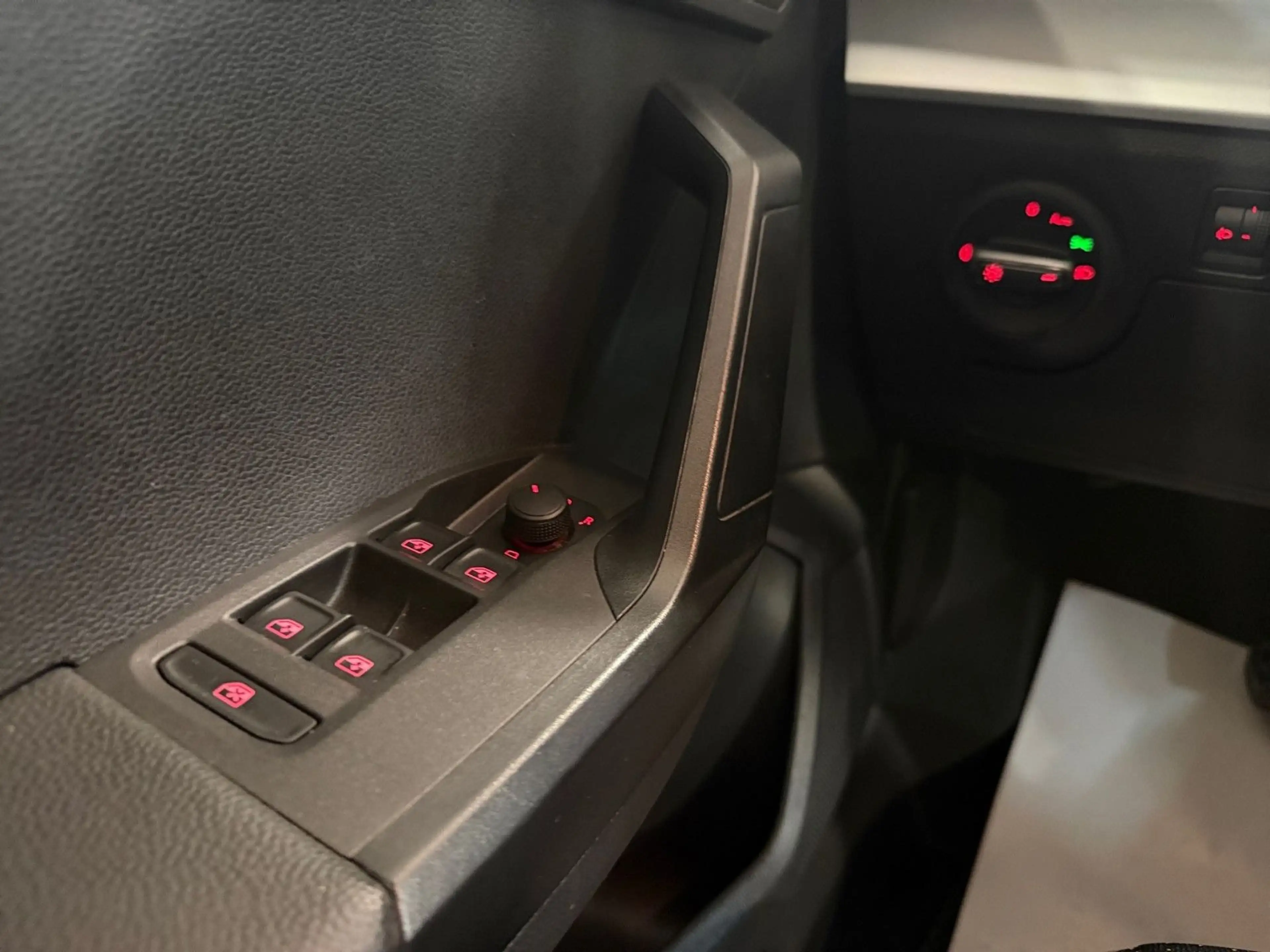 SEAT Arona Style*Navi*LED*Sitzheizung*AHK* — photo 19