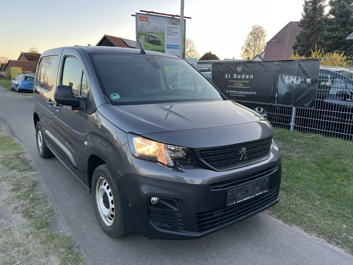Peugeot Partner Asphalt L1 Klimatronik Navi Rück Und SeitenCam Gris - 1