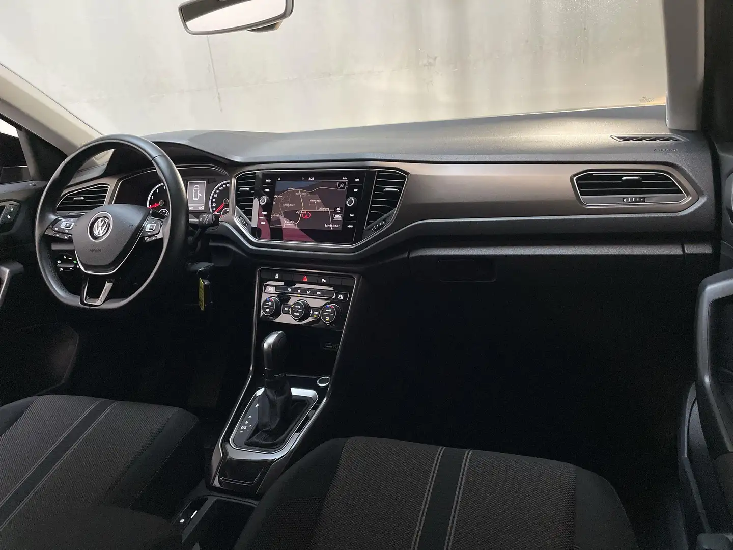 Volkswagen T-Roc 1.5 TSI 150pk DSG Style Business Navigatie Parkeer Negro - 2