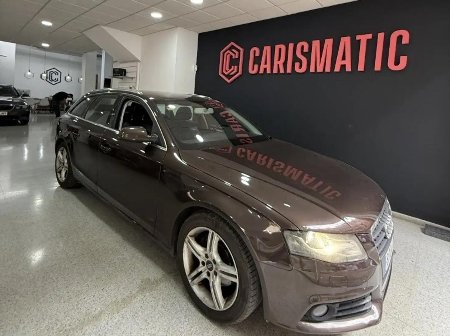 Audi A4 Avant 2.0TDI Multitronic DPF 143 Braun - 1