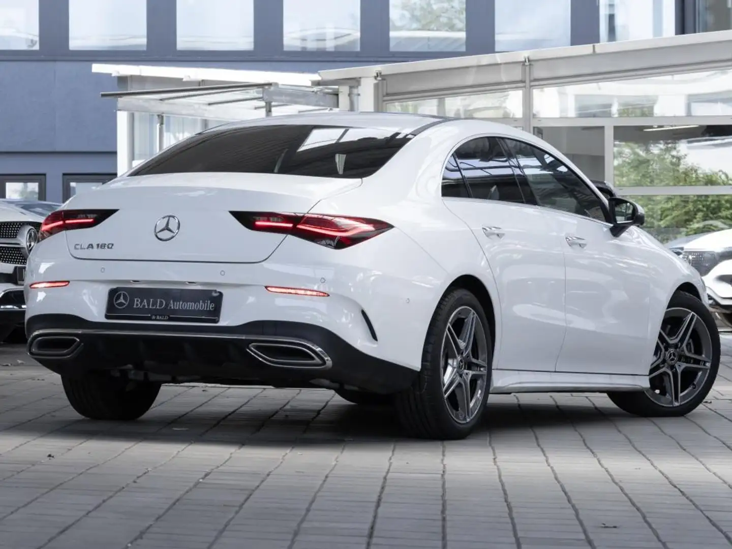 Mercedes-Benz CLA 180 AMG-Advanced/ILS/Pano/360/Totw/Amb/18" Wit - 2