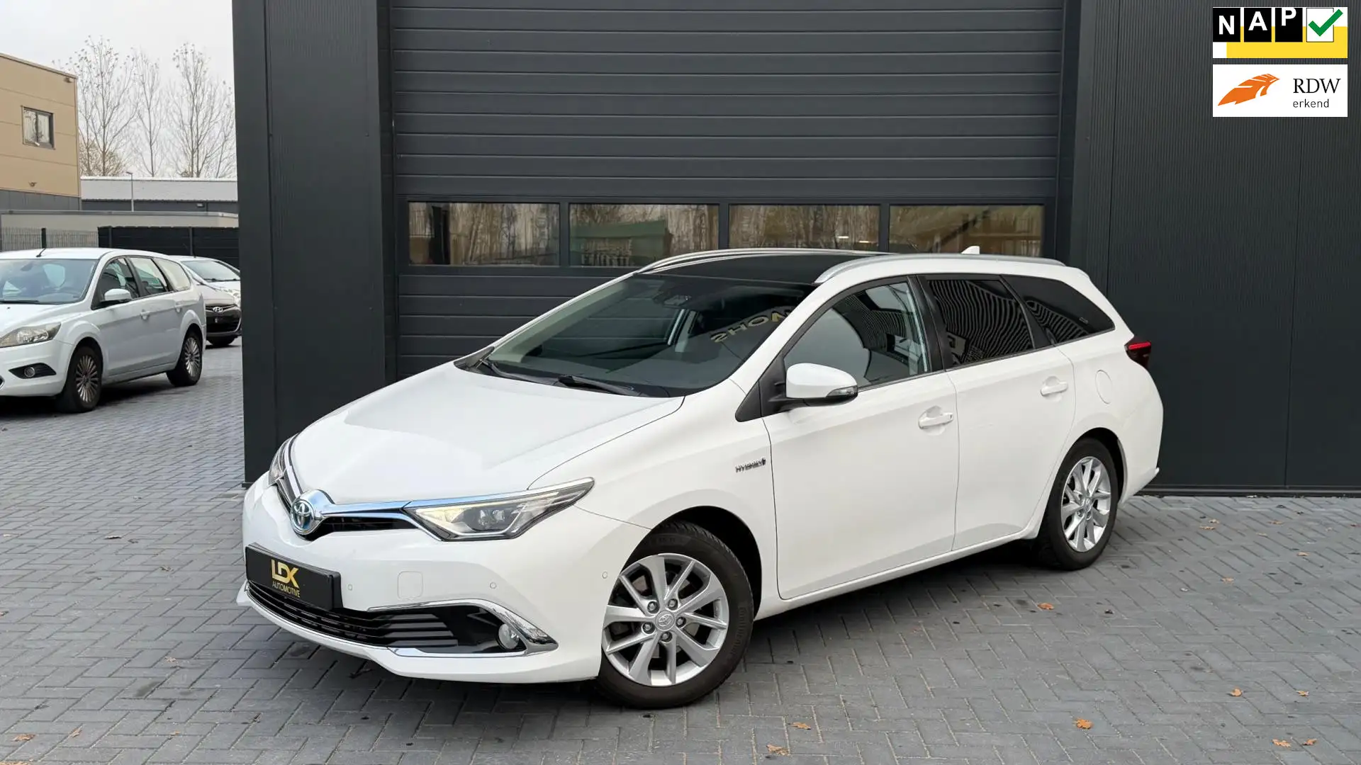 Toyota Auris Touring Sports 1.8 Hybrid Lease pro Pano|Camera Wit - 1