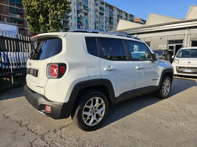 Jeep Renegade view 4