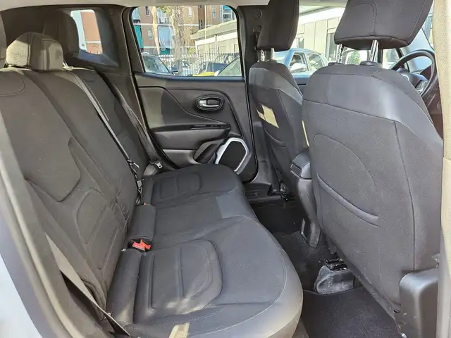 Jeep Renegade view 12