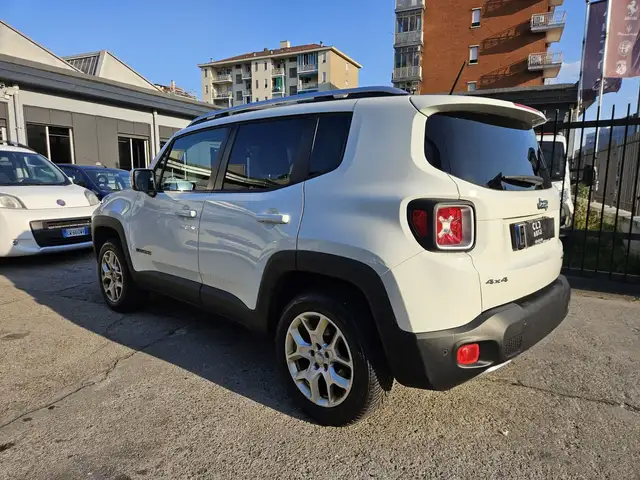 Jeep Renegade view 5