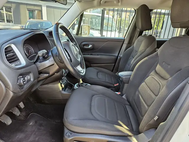 Jeep Renegade view 7