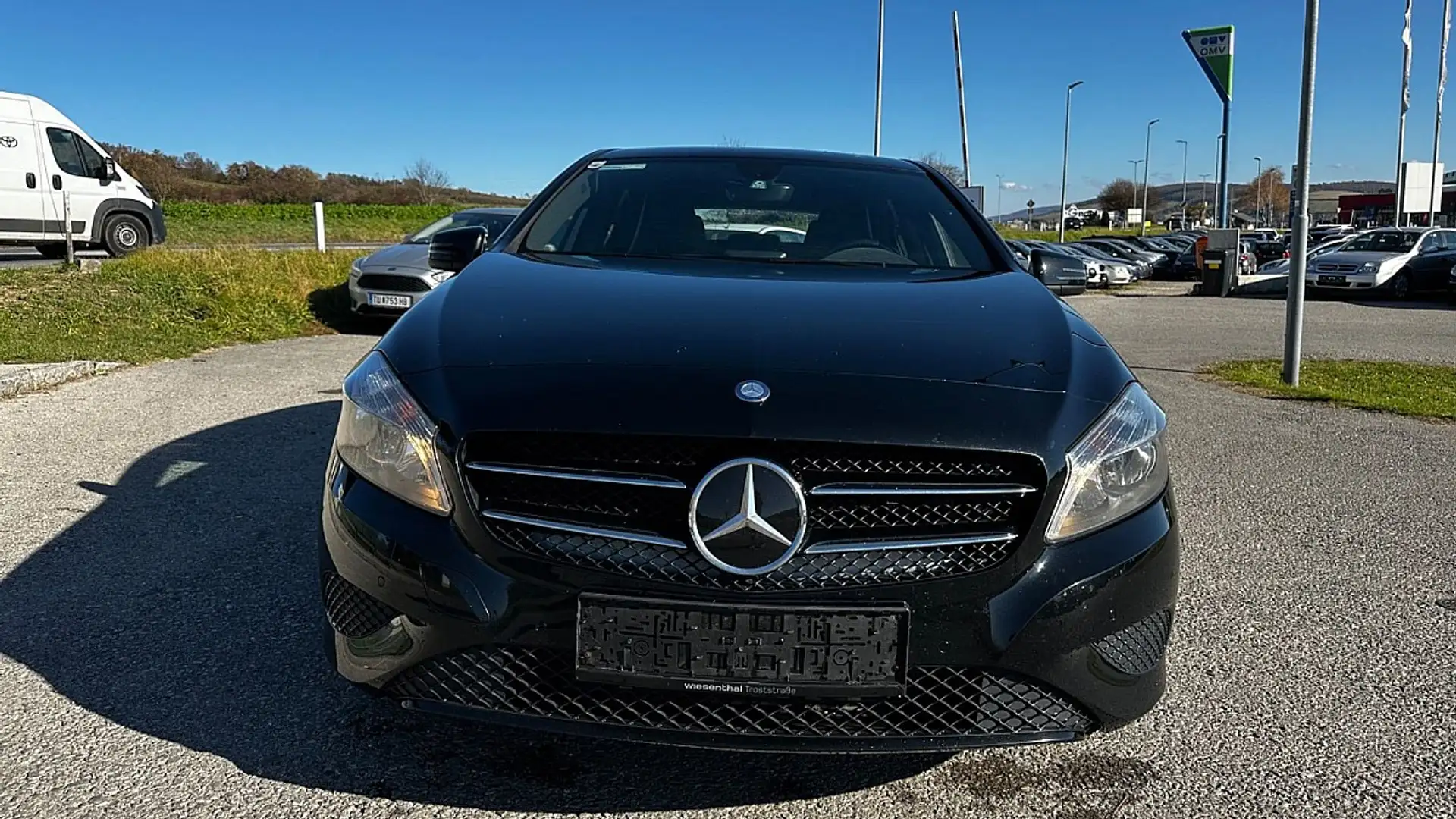 Mercedes-Benz A 180 BlueEfficiency Aut. Schwarz - 1