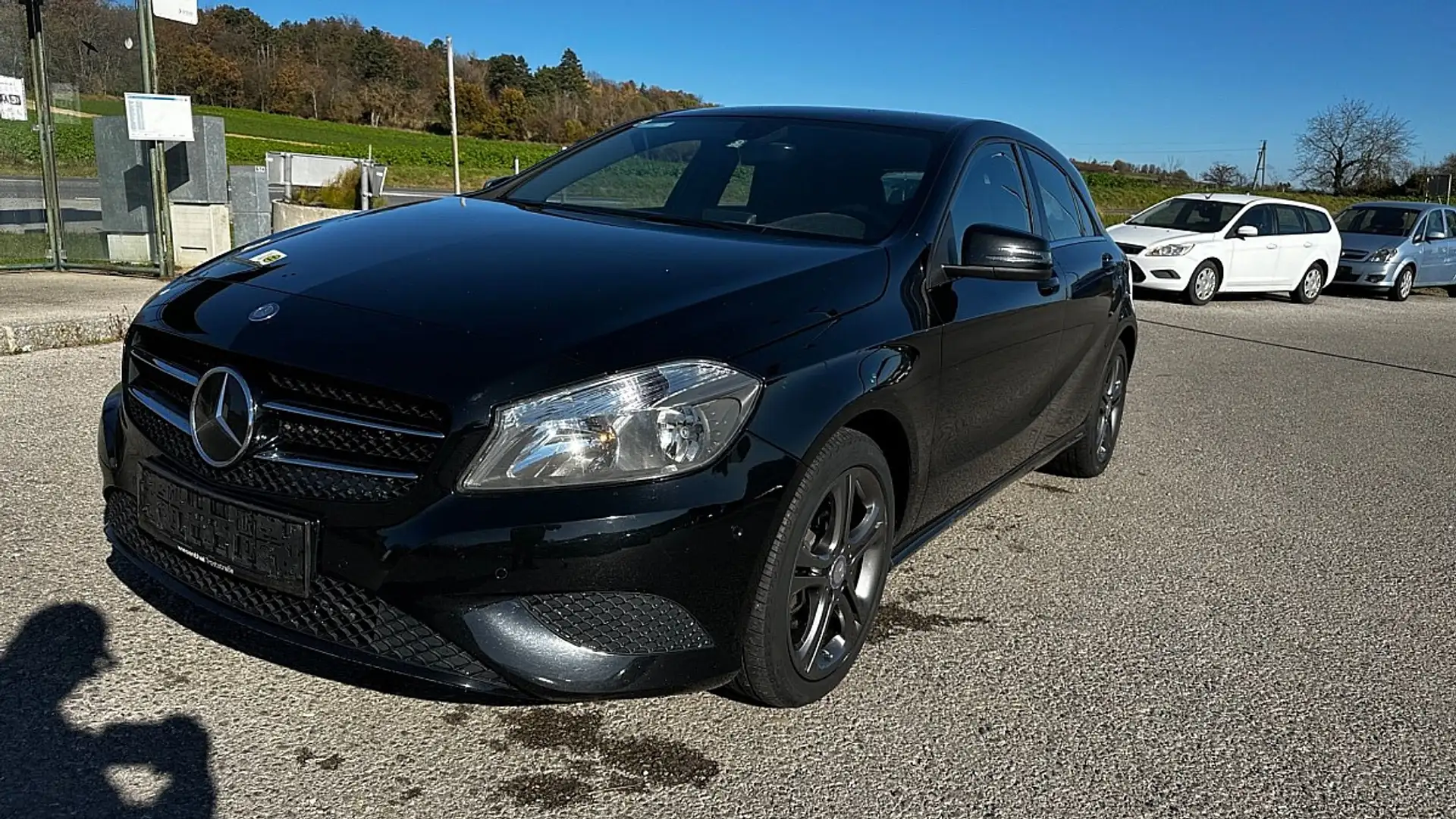 Mercedes-Benz A 180 BlueEfficiency Aut. Schwarz - 2