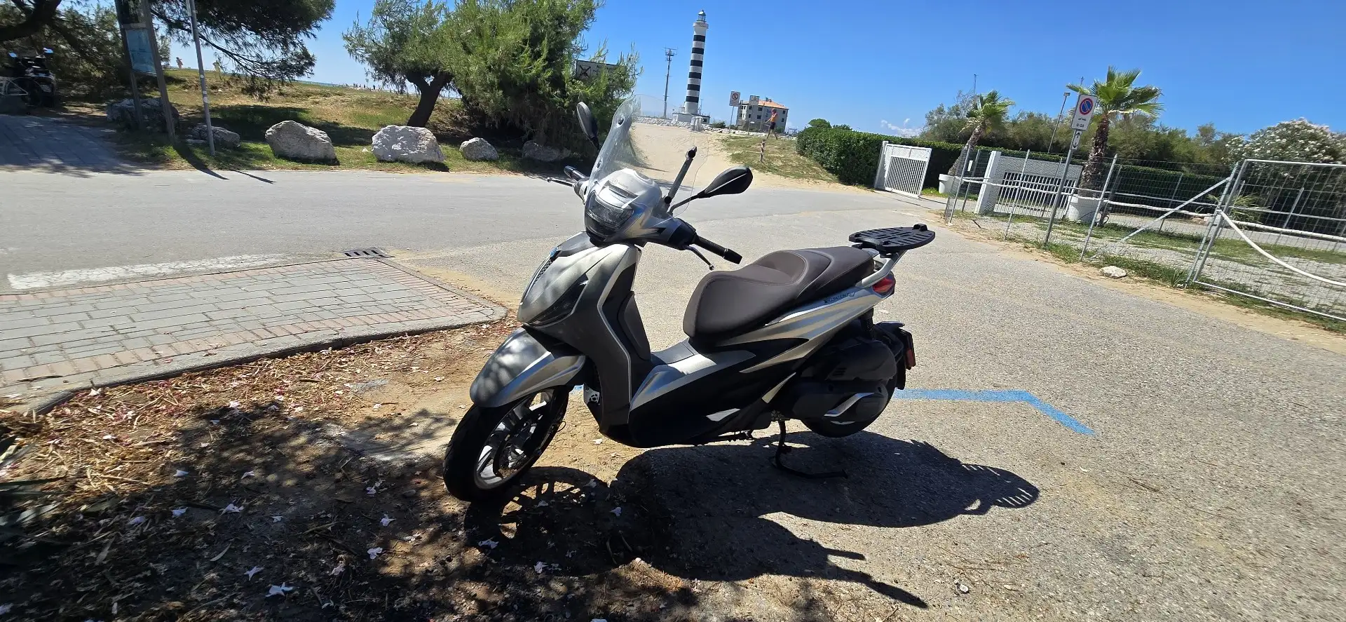 Piaggio Beverly 400 Argento - 2