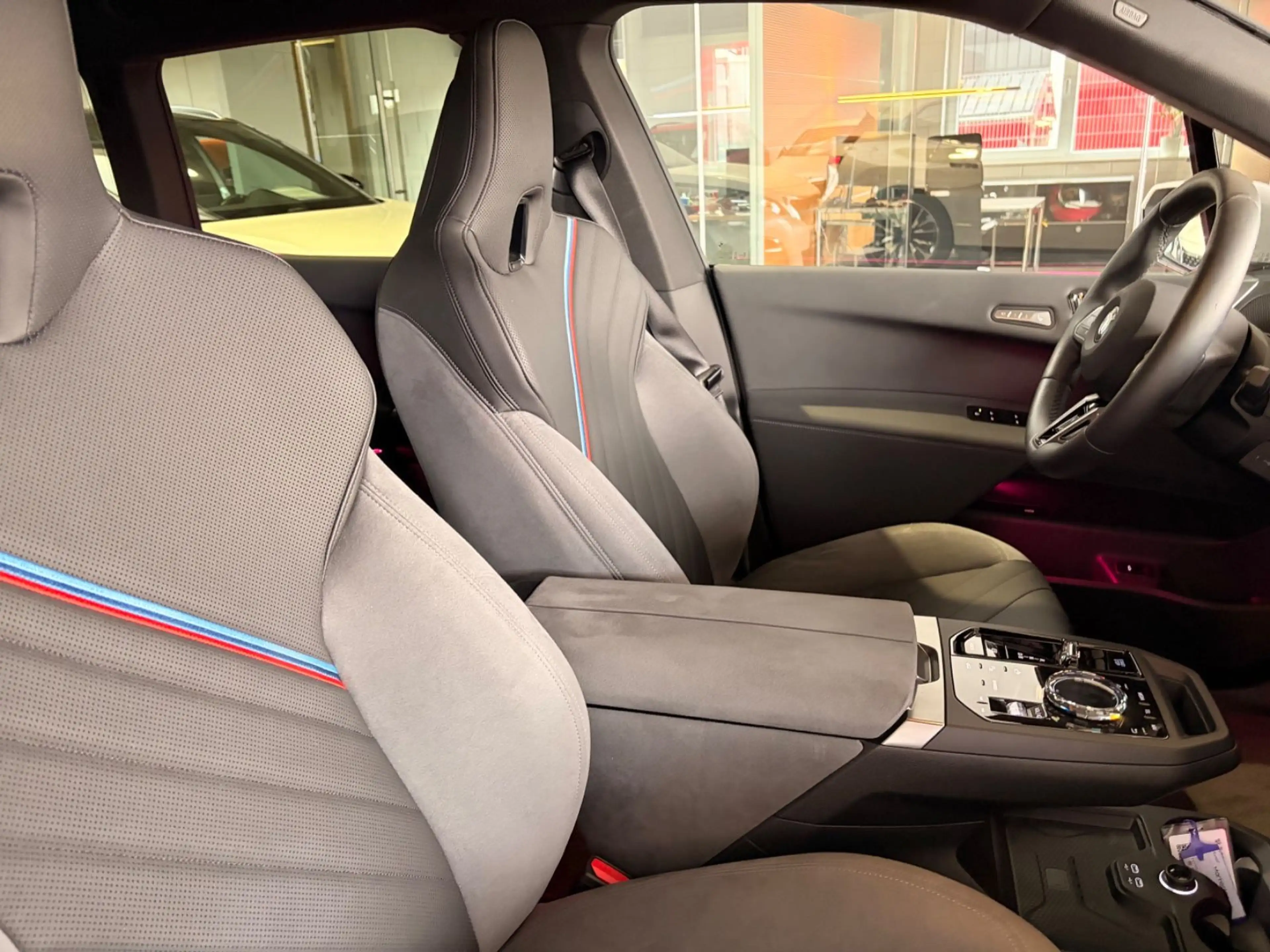 BMW iX xDrive45 MSportPro PanSkyDAch neu 111.565,- € — photo 4