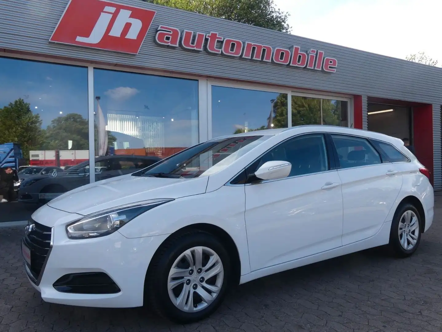 Hyundai i40 cw blue Classic Kombi Klima*PDC*ab 129€ bijela - 1