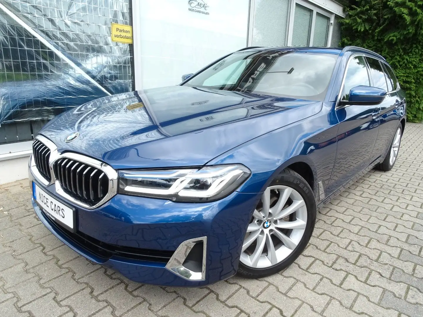 BMW 520 d xDrive Luxury Line M PAKET LASER  AHK VOLL Blau - 1