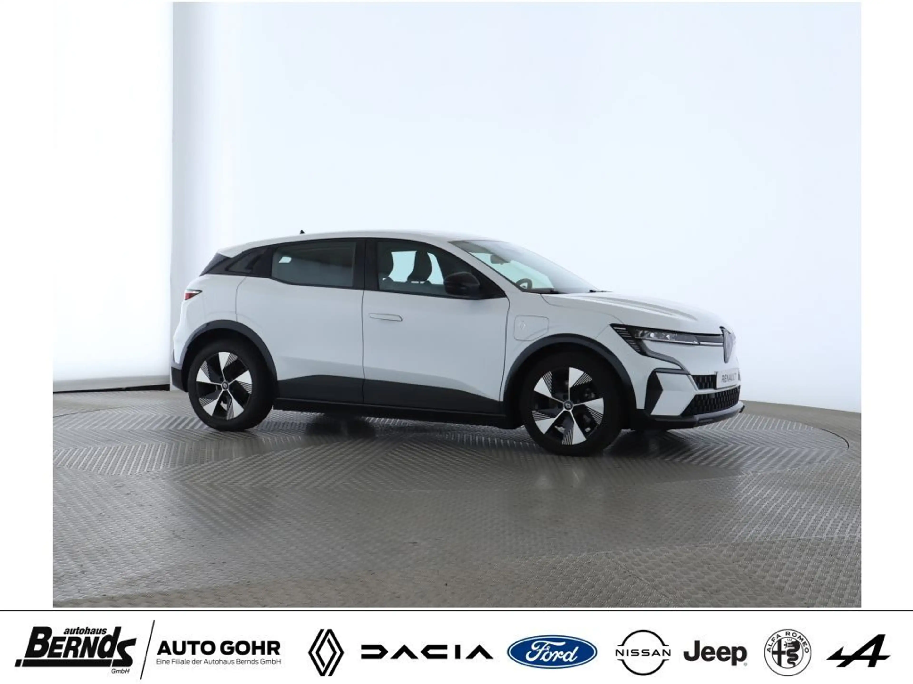 Renault Megane E-Tech EV40 130hp boost charge Equilibre WÄRMEPUMPE PDC — photo 4