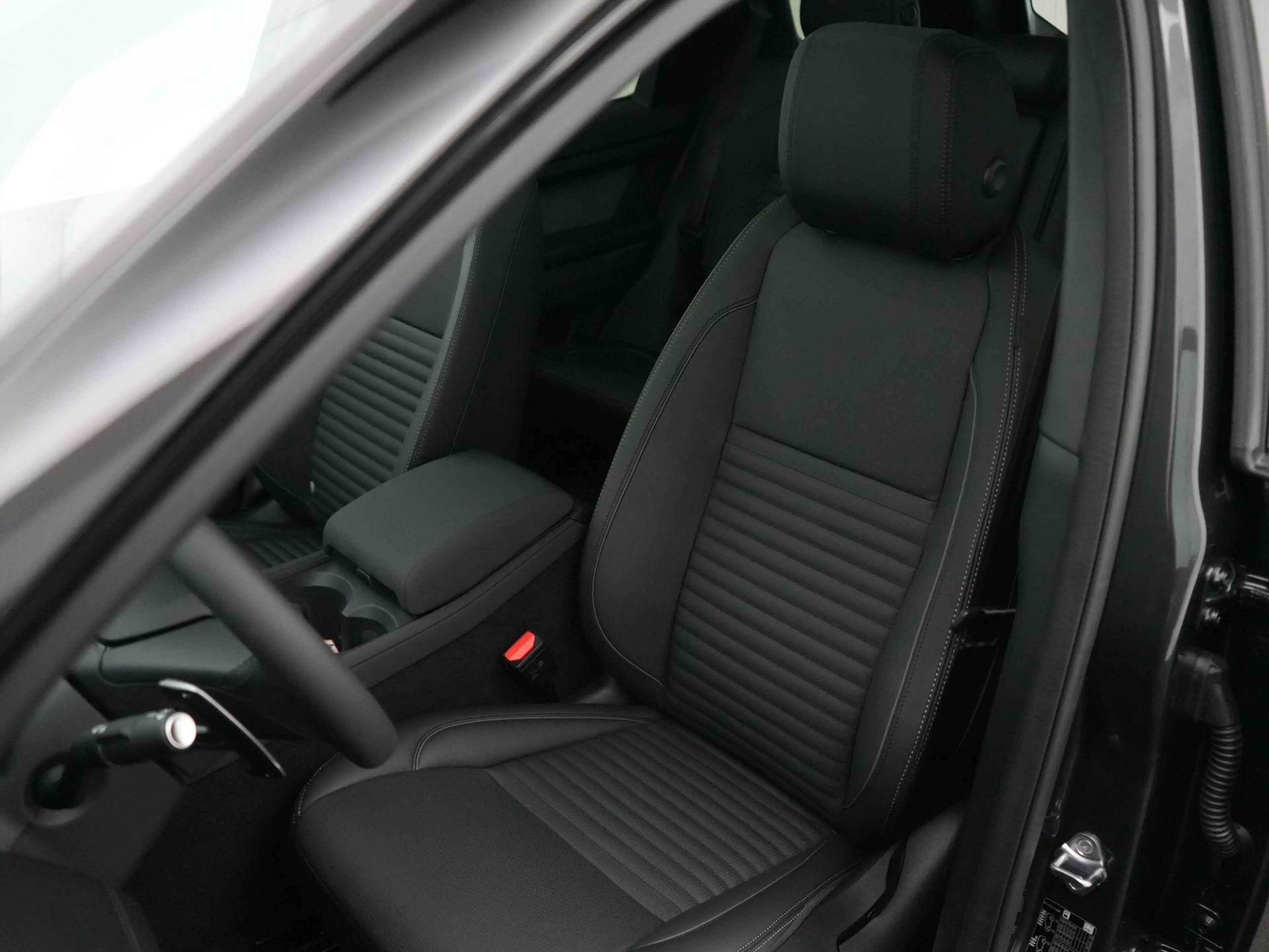 Land Rover Discovery Sport 1.5 P270e PHEV Business Landmark Edition | Cold Cl — photo 8