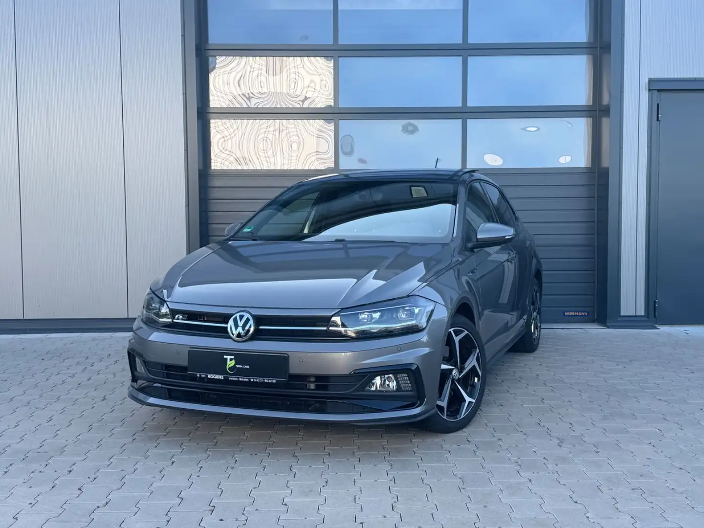 Volkswagen Polo VI DSG Beats R line Pano Spur Navi Kamera Gris - 1