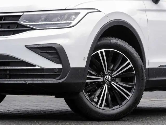 Volkswagen Tiguan view 6