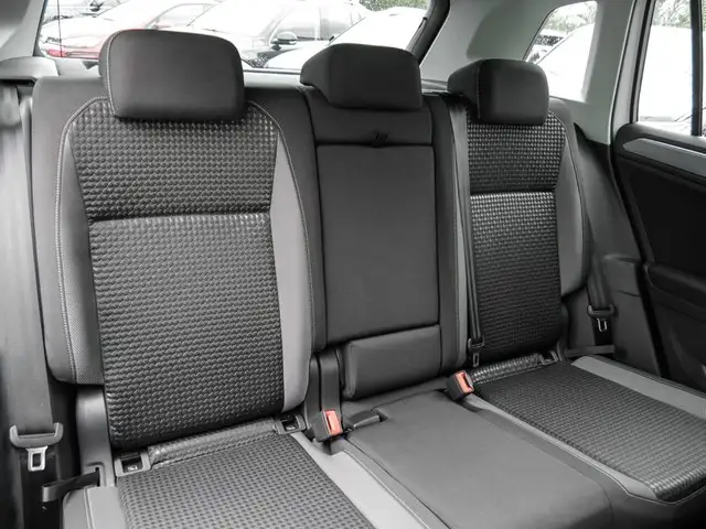 Volkswagen Tiguan view 5
