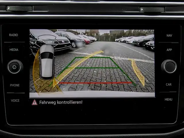 Volkswagen Tiguan view 9