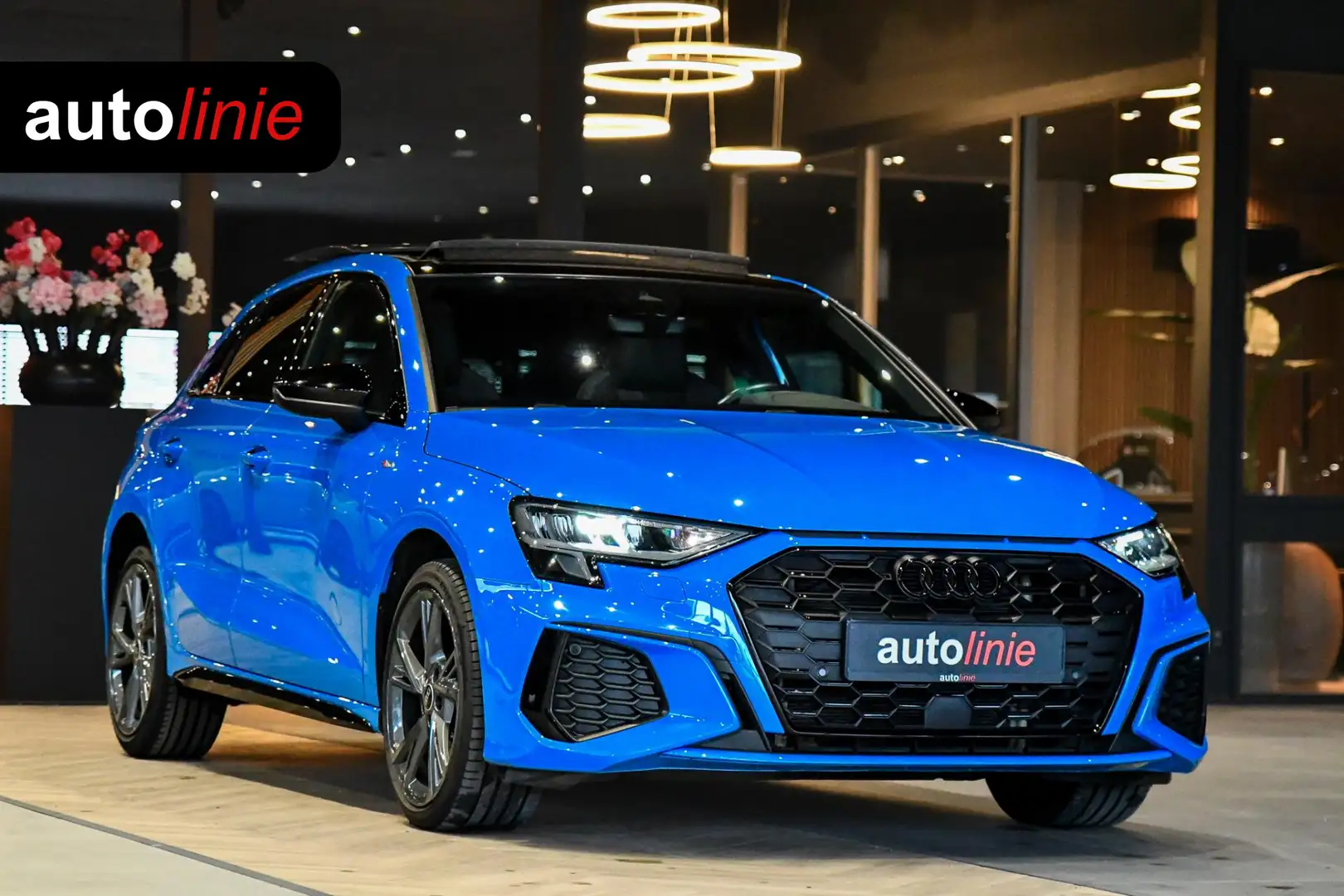 Audi A3 Sportback 45 TFSI e 3x S-Line Competition. Pano, A Blau - 1