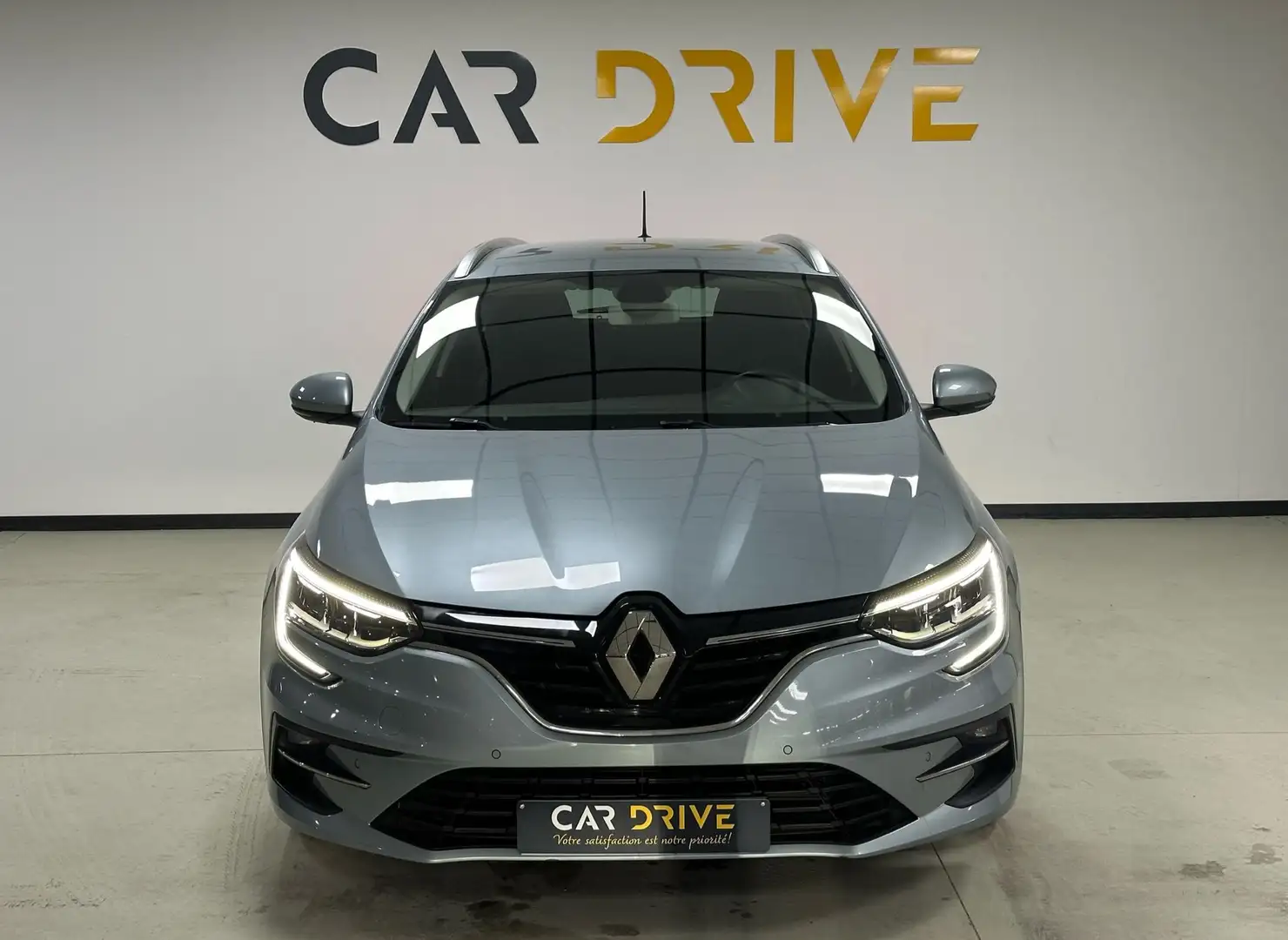 Renault Megane SW 1.33 TCe B AUTO/CAPTEURS/LED/CARPLAY /CRUISE Gris - 2