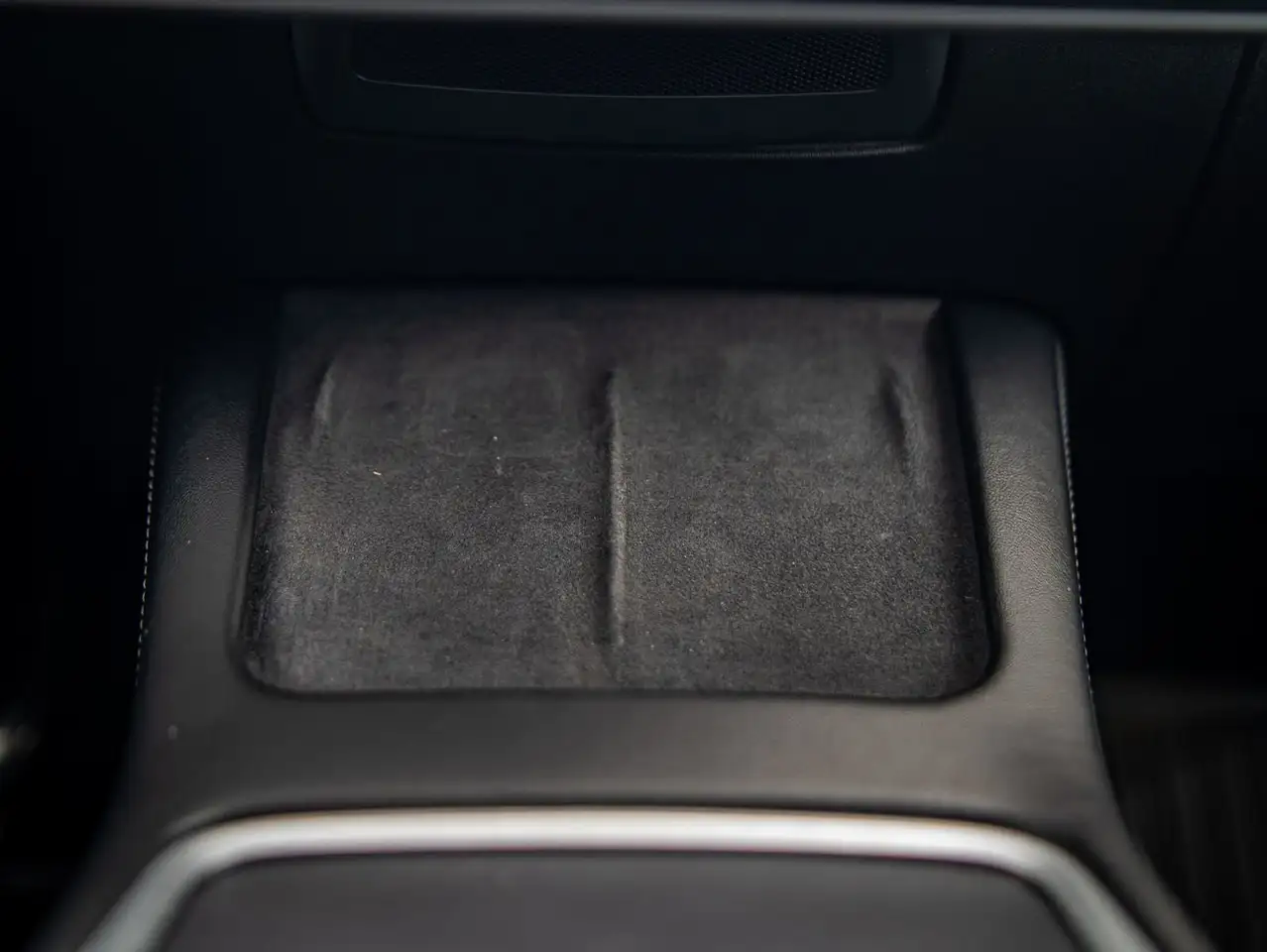 Tesla Model Y photo Tesla Model Y