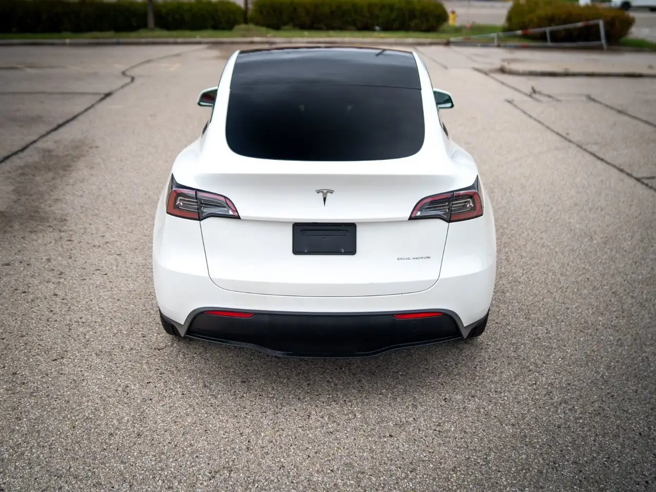 Tesla Model Y photo Tesla Model Y