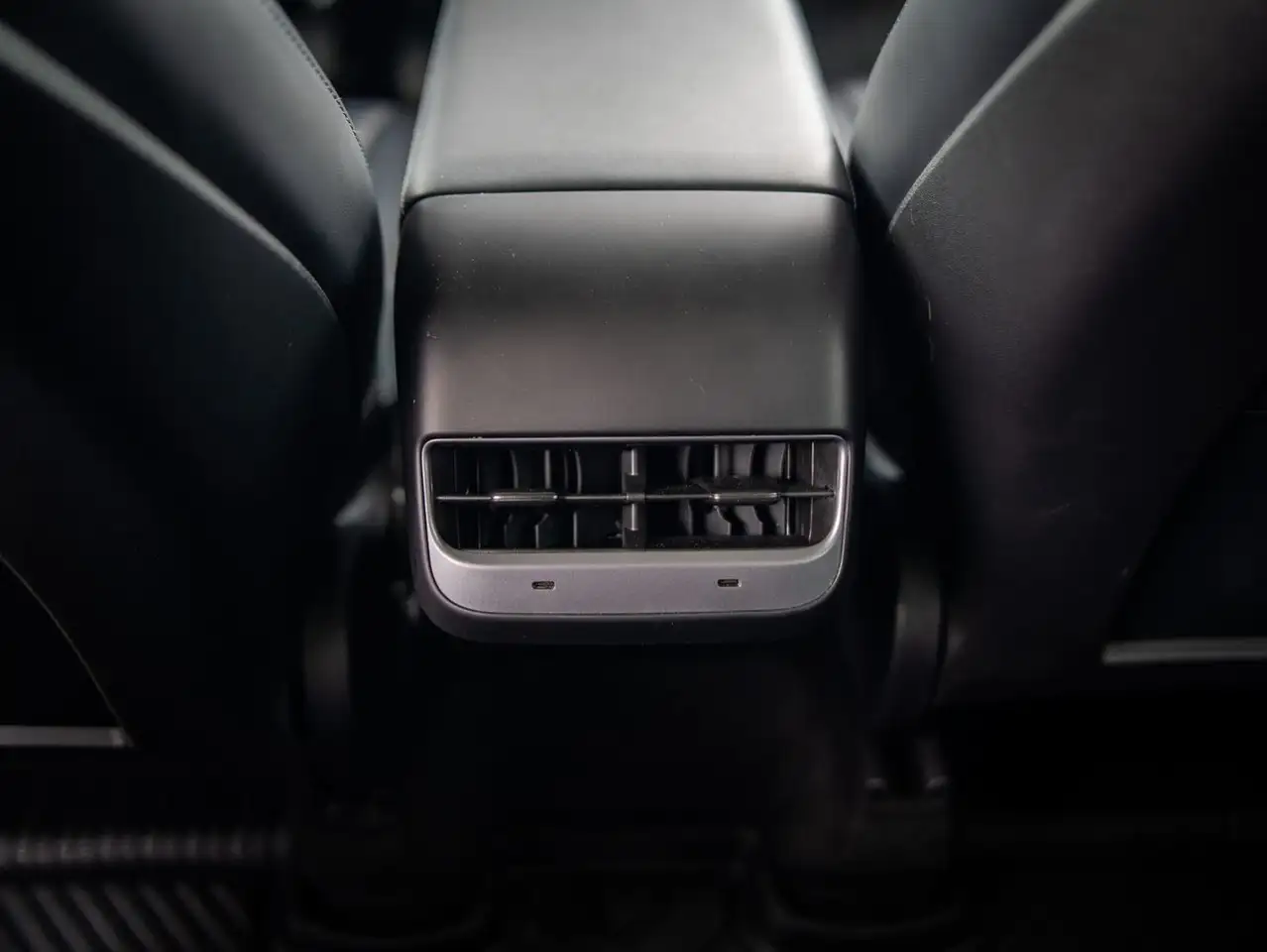 Tesla Model Y photo Tesla Model Y