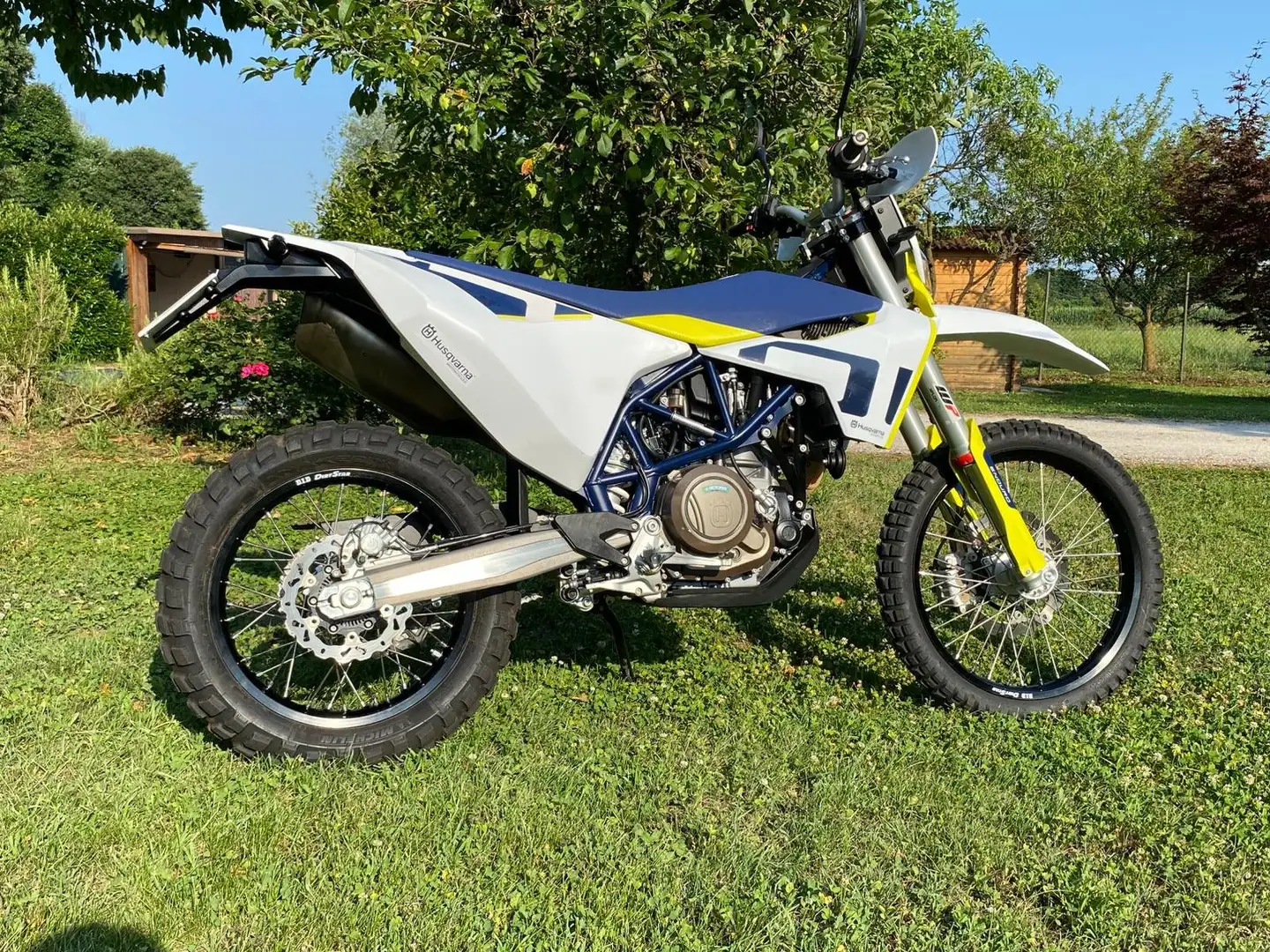 Husqvarna 701 Enduro Bianco - 1