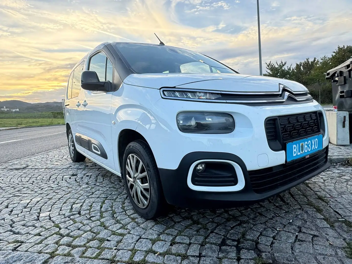 Citroen Berlingo Feel M Weiß - 2
