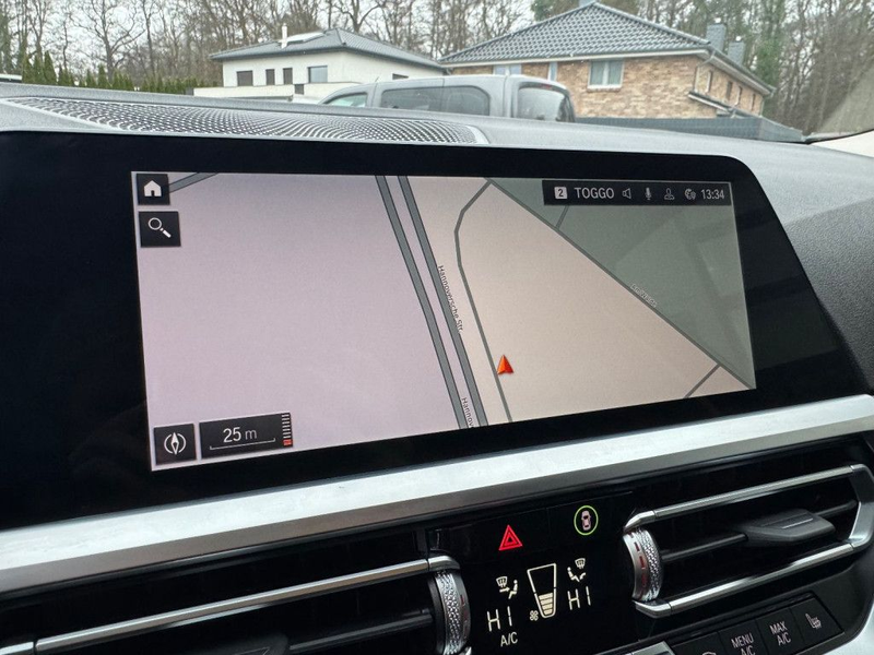 BMW 320 d xDrive Sport Line — photo 14