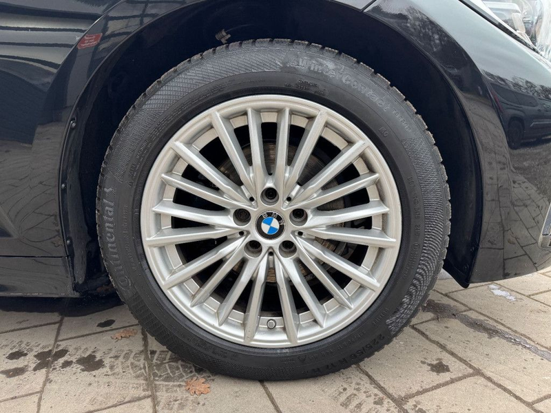 BMW 320 d xDrive Sport Line — photo 6