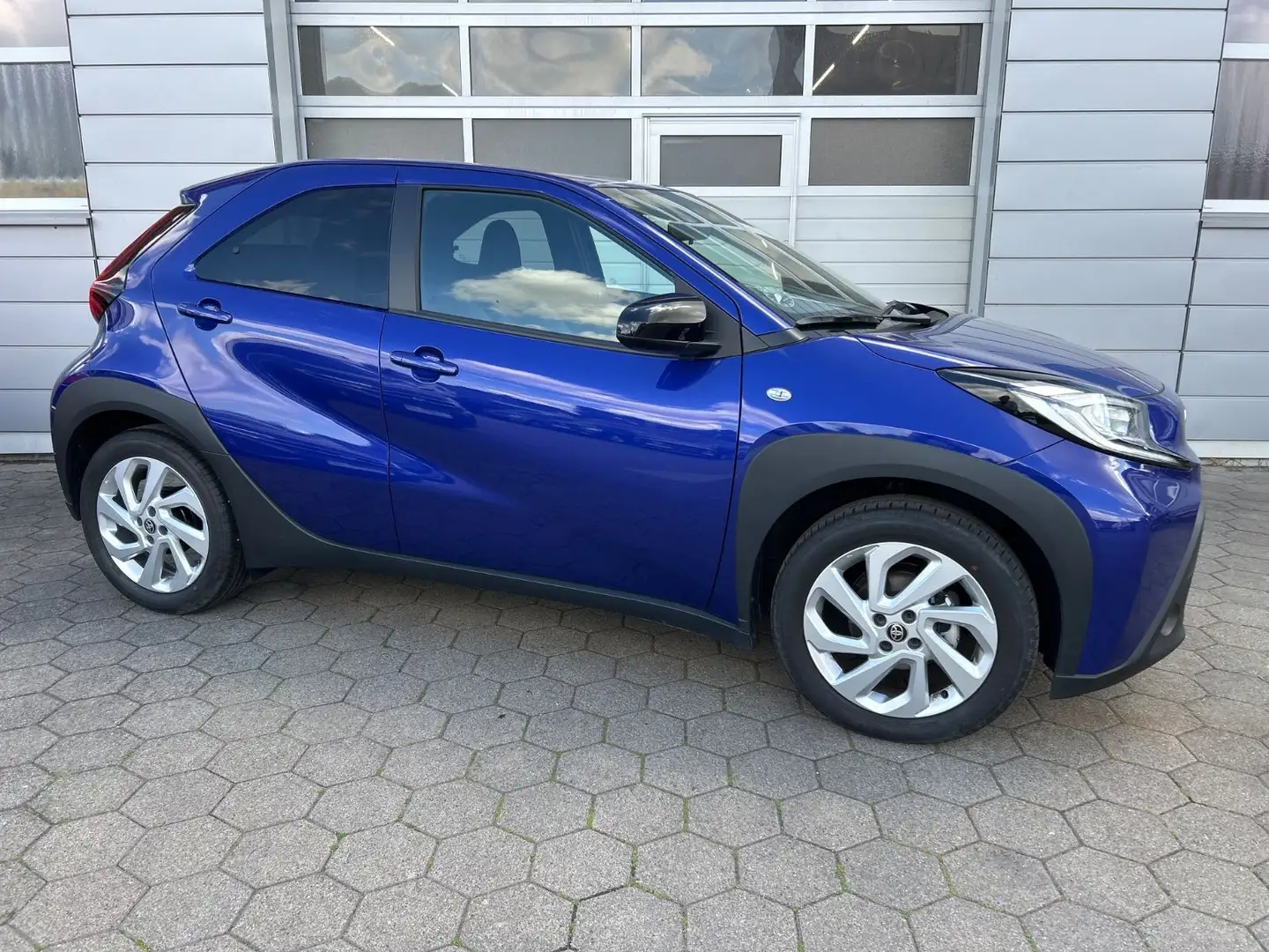 Toyota Aygo X, Active Bleu - 2