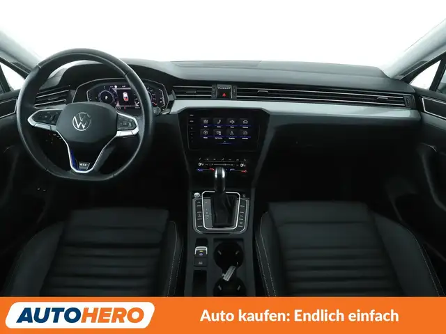 Volkswagen Passat view 12