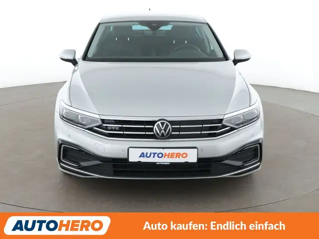 Volkswagen Passat view 9