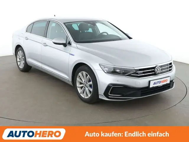 Volkswagen Passat view 8