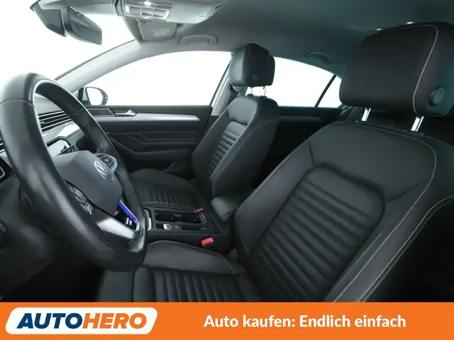 Volkswagen Passat view 10