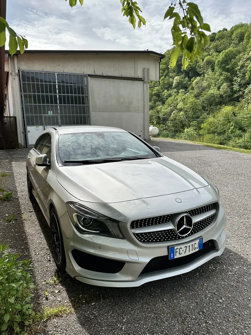 Mercedes-Benz CLA 200 Shooting Brake d (cdi) Premium auto Argento - 2