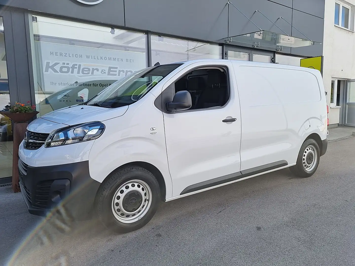 Opel Vivaro BlueHDi 120 S&S M Weiß - 1