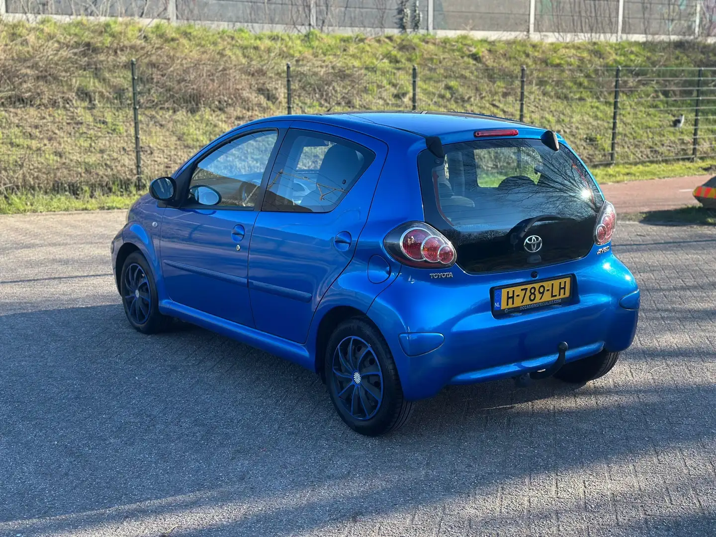 Toyota Aygo 1.0-12V Access 5DRS I AIRCO I TREKHAAK I NWE APK Blau - 2