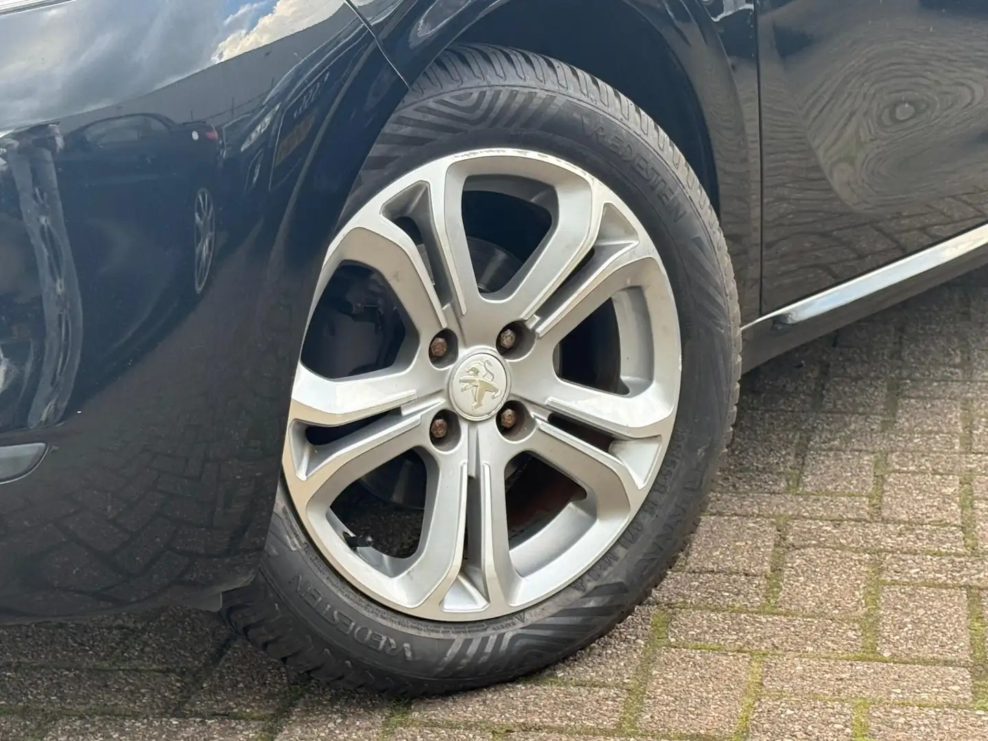 Peugeot 208 1.2 VTi Access | Dealer Onderhouden | Nieuwe distr Negro - 2
