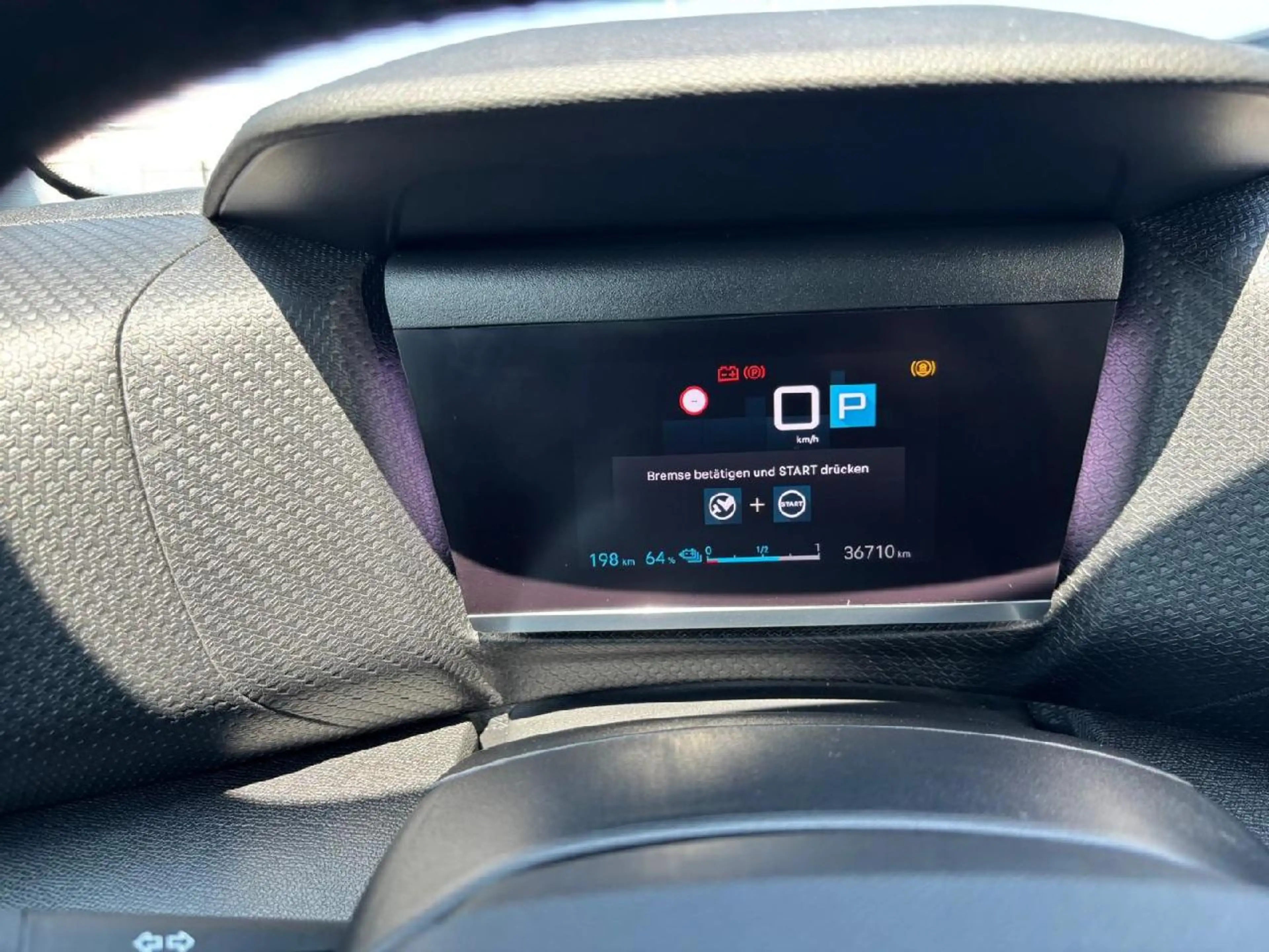 Citroen E-C4 Electric ë- Shine — photo 15