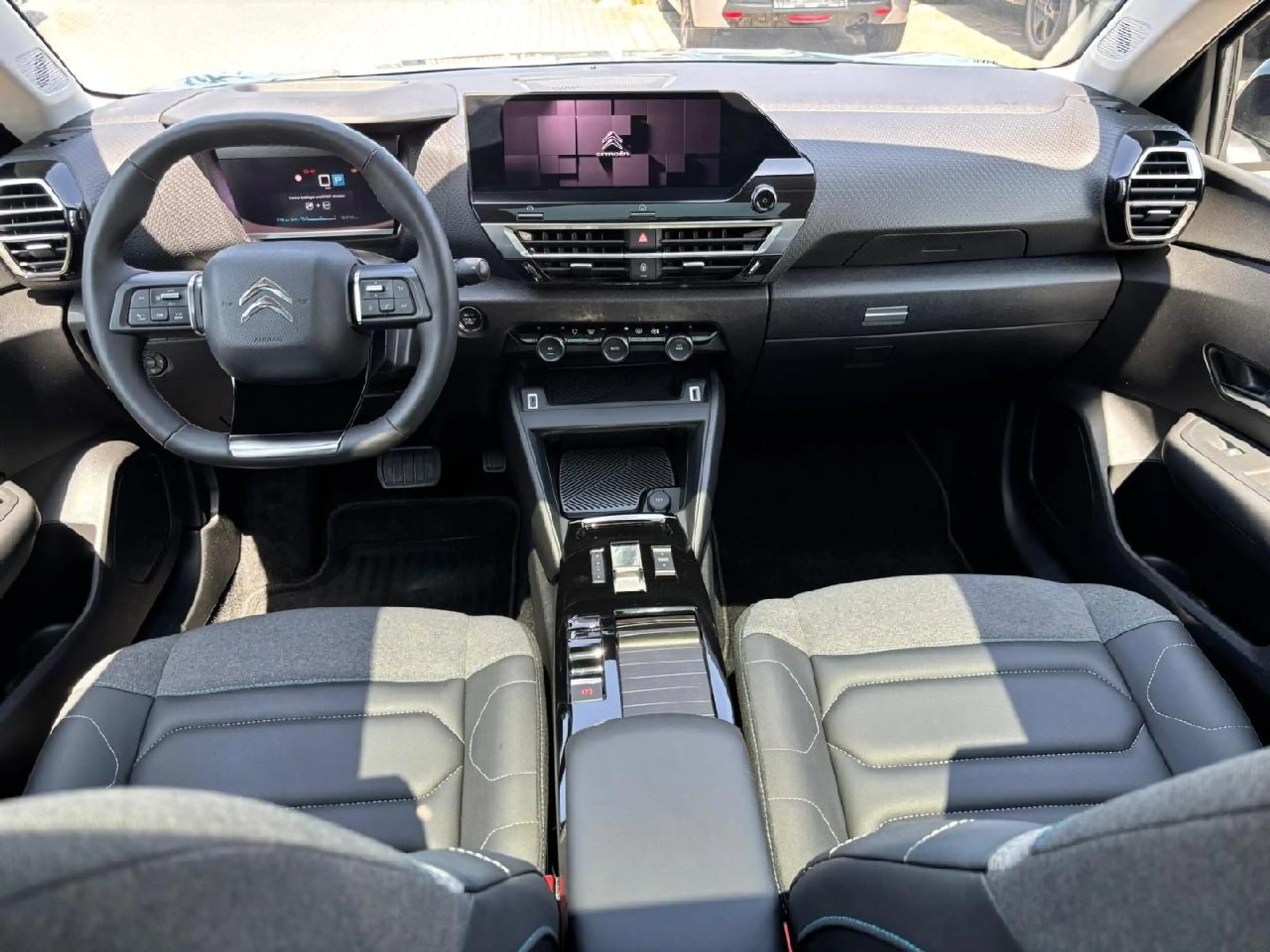 Citroen E-C4 Electric ë- Shine — photo 12