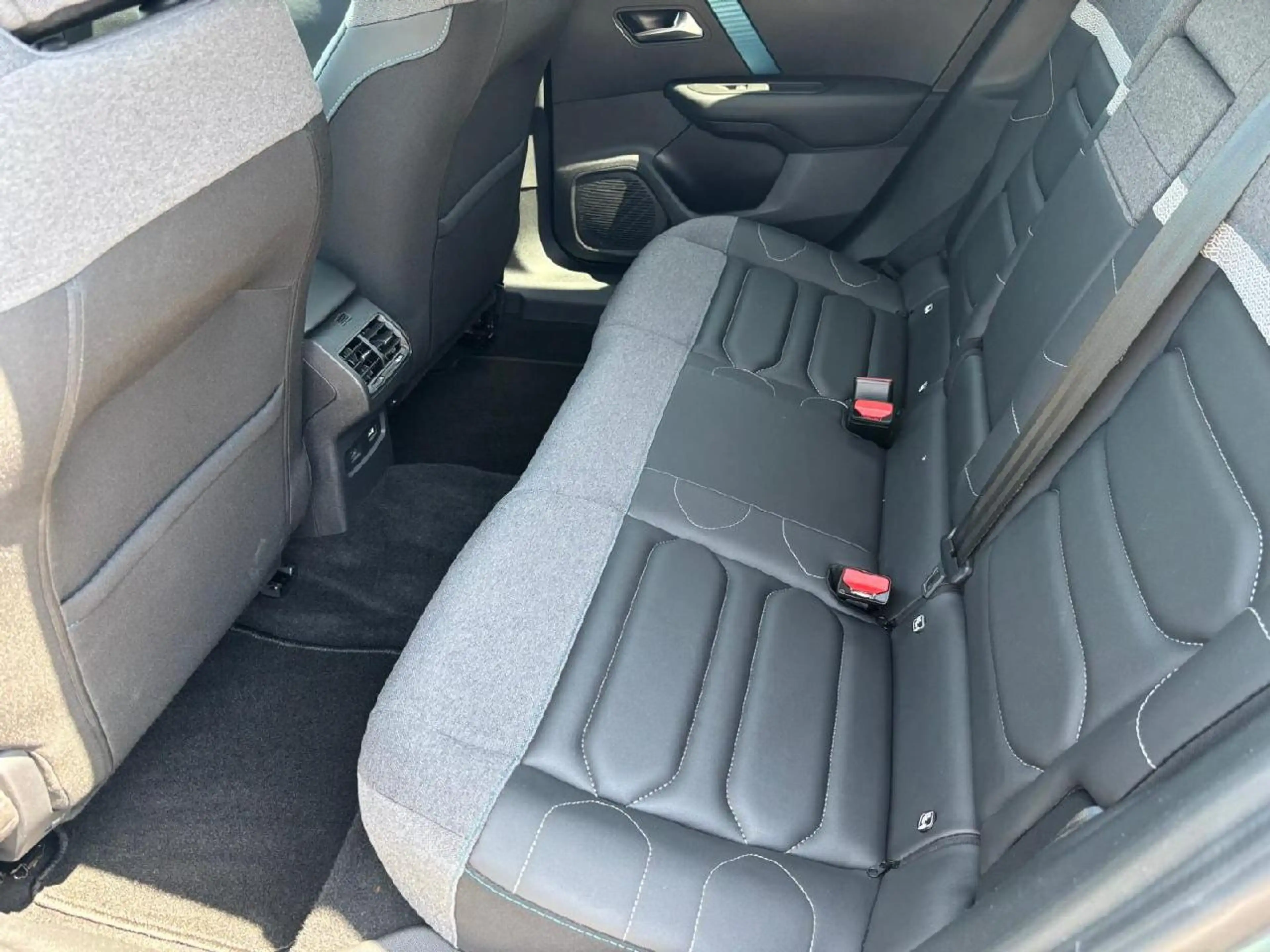 Citroen E-C4 Electric ë- Shine — photo 10