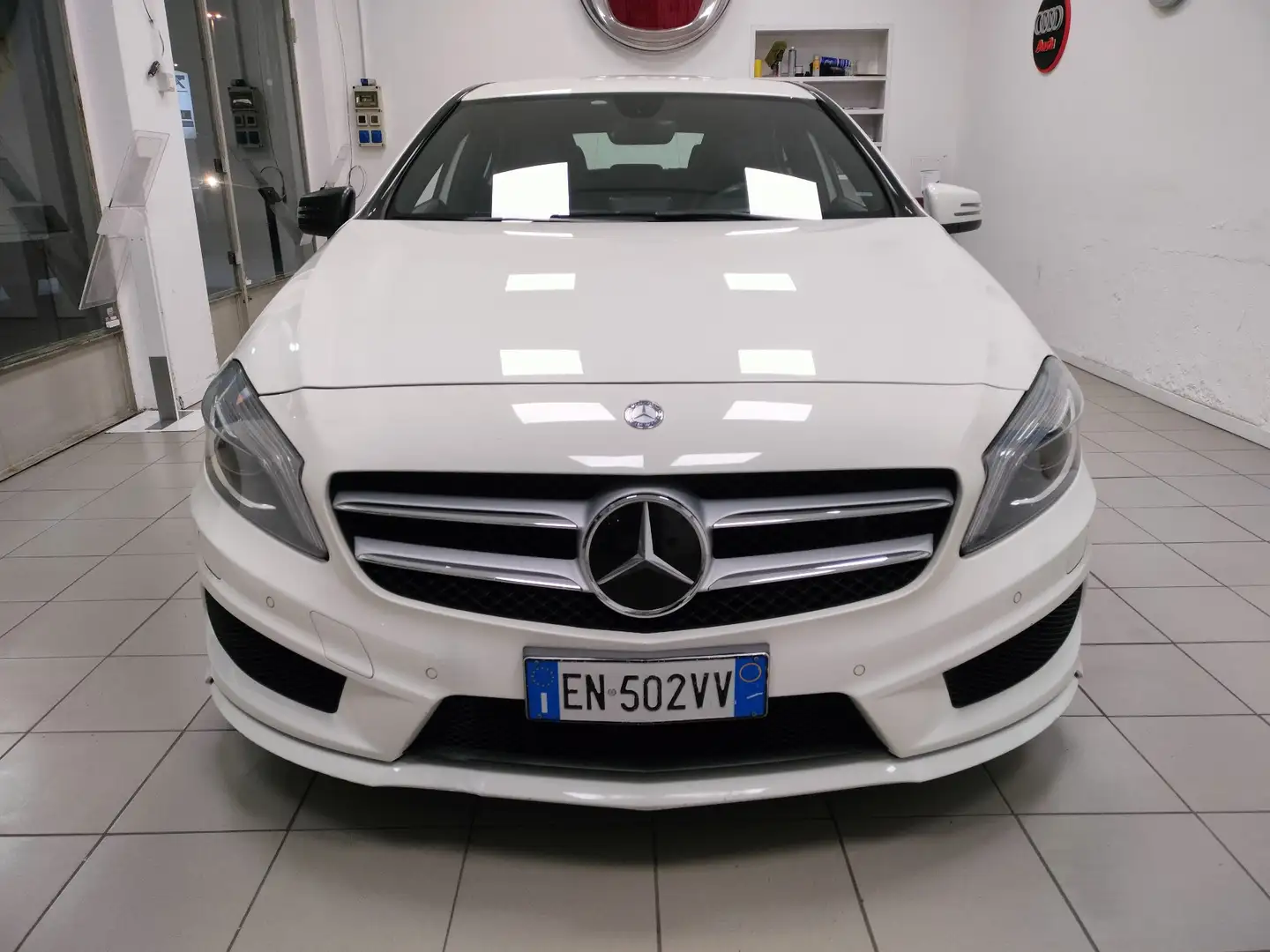 Mercedes-Benz A 200 AMG_ Premium**CAMBIO AUTOMATICO Bianco - 2