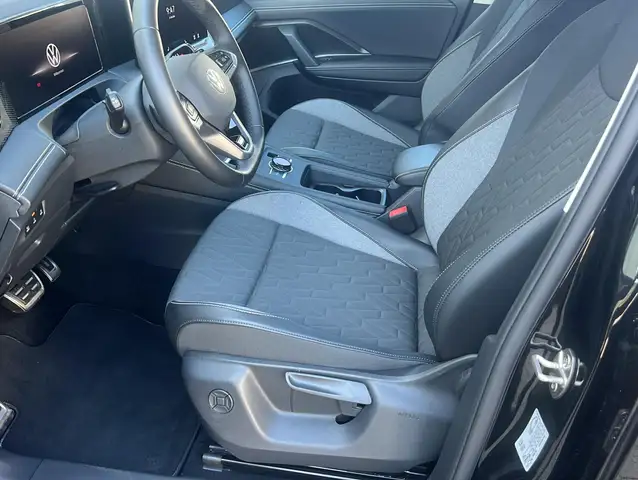 Volkswagen Tiguan view 8