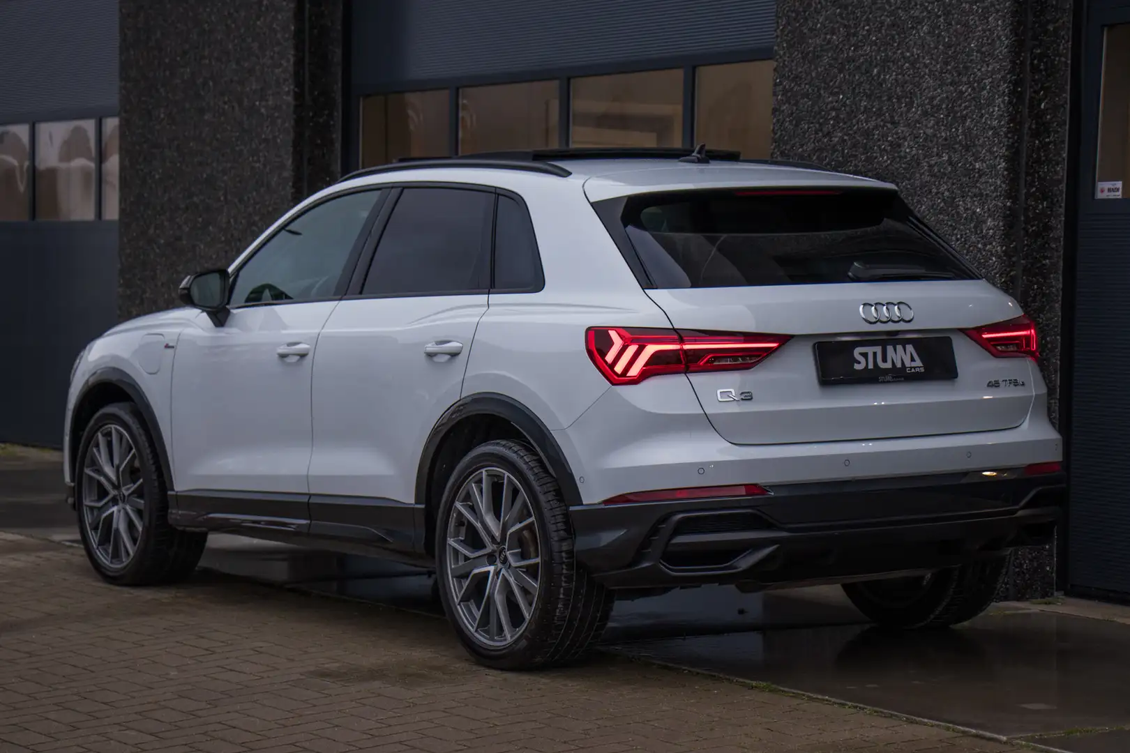 Audi Q3 45 TFSIe S-edition | S-Line | PHEV | Pano | 360 Ca Wit - 2
