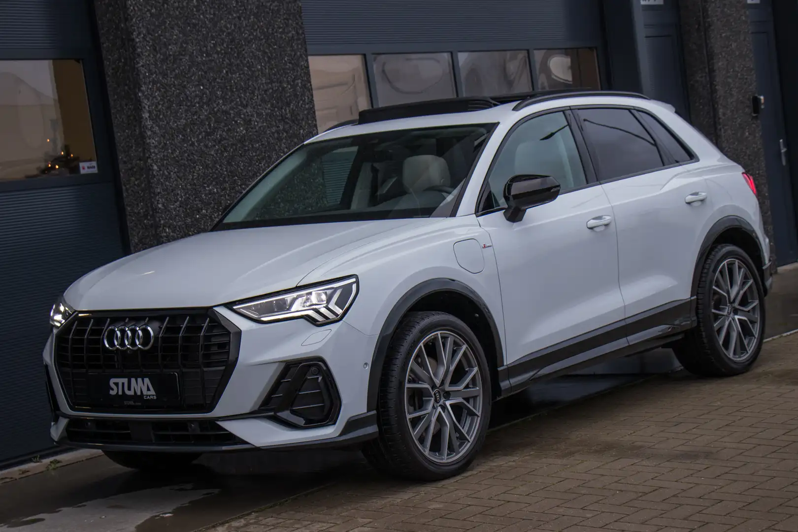 Audi Q3 45 TFSIe S-edition | S-Line | PHEV | Pano | 360 Ca Wit - 1