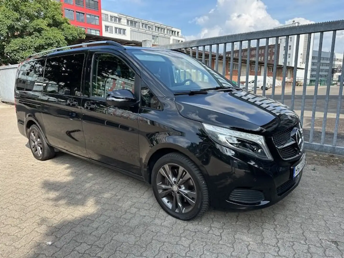 Mercedes-Benz V 220 V 220 d lang 4Matic 7G-TRONIC Exclusive Nero - 2