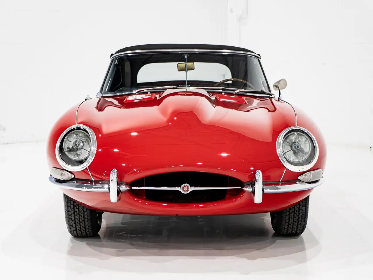 Jaguar E-Type photo Jaguar E-Type